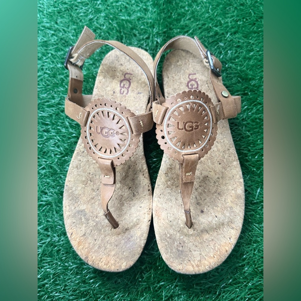 UGG AYDEN II Leather Slingback Women size 5 Sandal Shoe 1020063 ALMOND Thong Tan